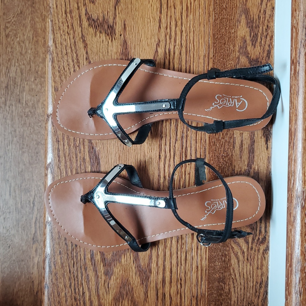 Carlos Santana Thong Flat Sandals